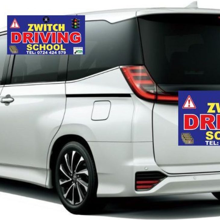 toyota-noah-hybrid-aero-rear-768x432 (1)